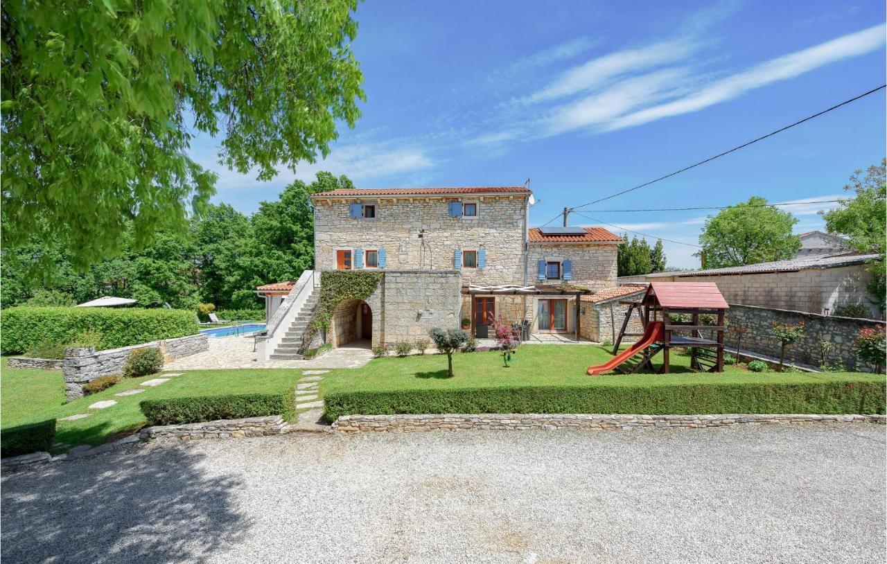 Cozy Home In Pamici With Kitchen Εξωτερικό φωτογραφία