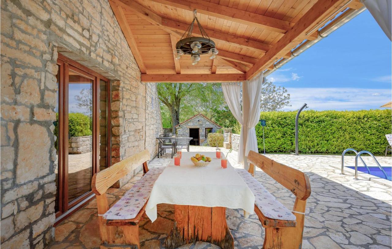 Cozy Home In Pamici With Kitchen Εξωτερικό φωτογραφία