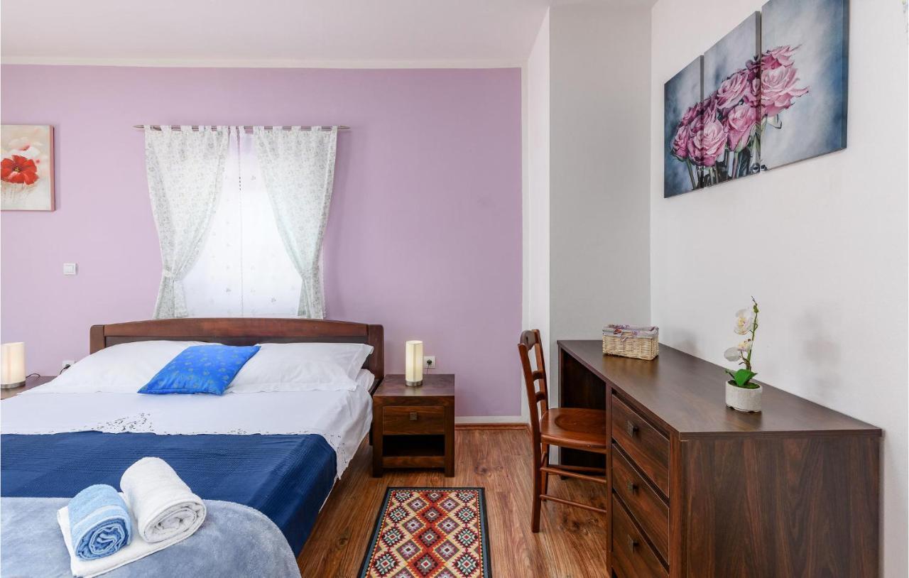 Cozy Home In Pamici With Kitchen Εξωτερικό φωτογραφία