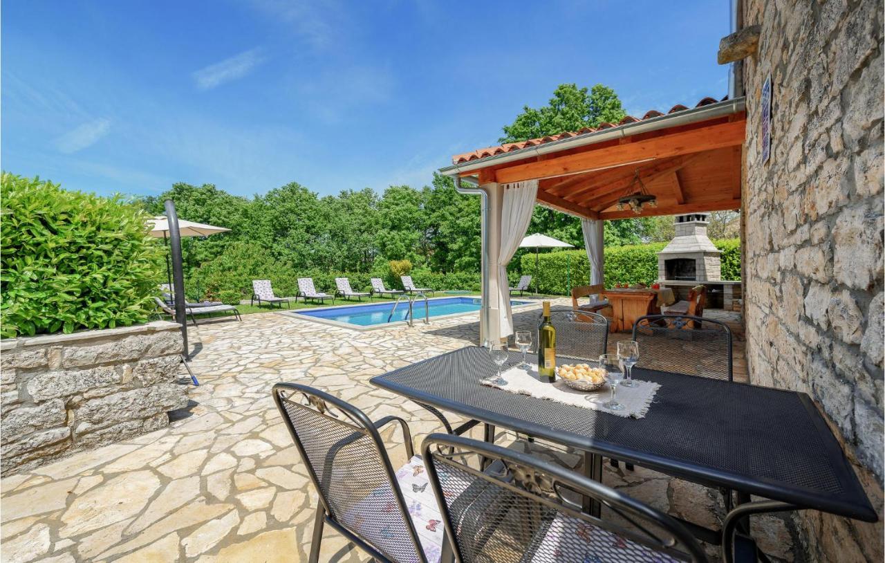 Cozy Home In Pamici With Kitchen Εξωτερικό φωτογραφία