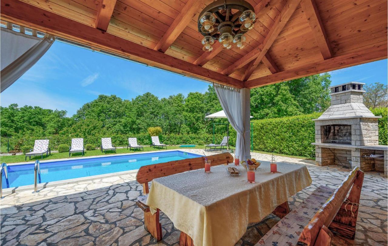Cozy Home In Pamici With Kitchen Εξωτερικό φωτογραφία